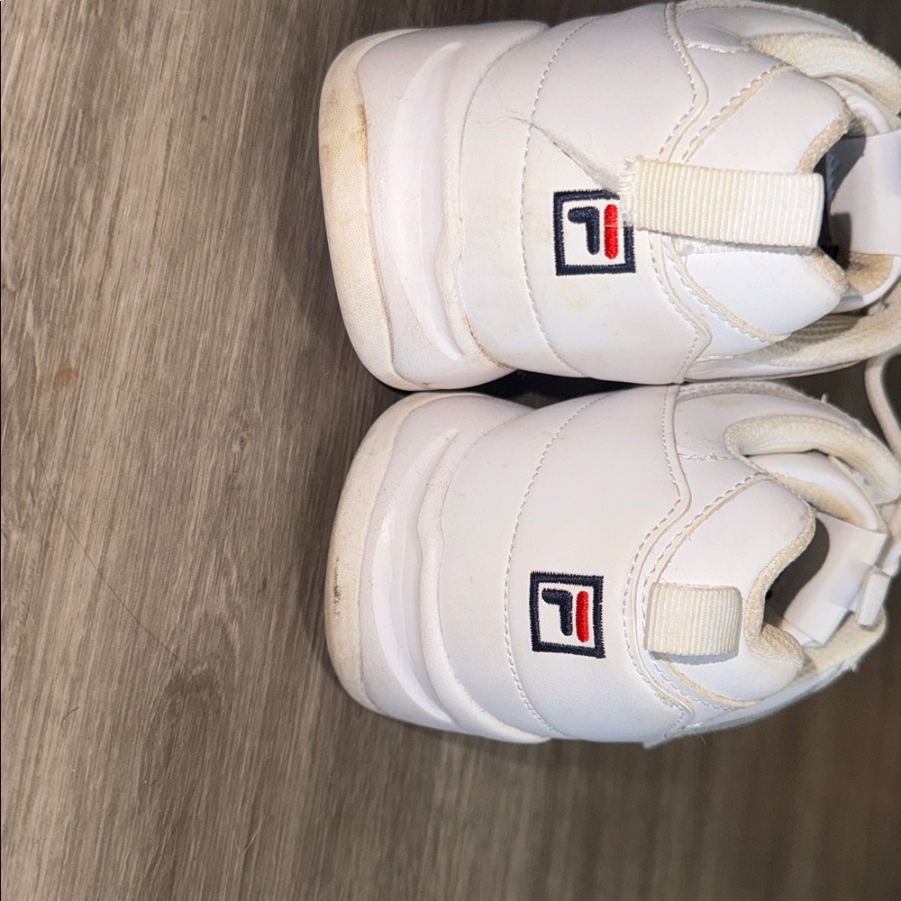 Fila Classic White Athletic Shoes - Picture 3 of 4